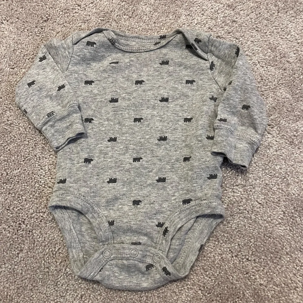 ⭐️5/$25⭐️ Carter’s 2-Piece Gray Bear Baby Outfit 3M